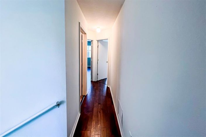 Image No.14-4 Bed Townhouse for sale
