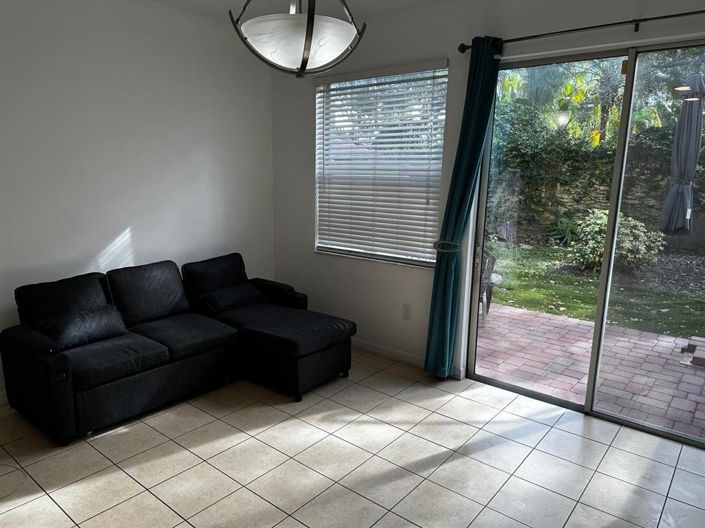 Image No.27-3 Bed Townhouse for sale