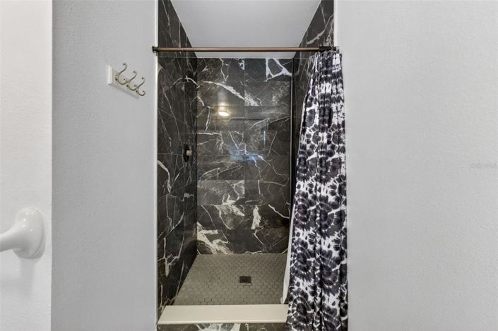 Image No.17-3 Bed House for sale