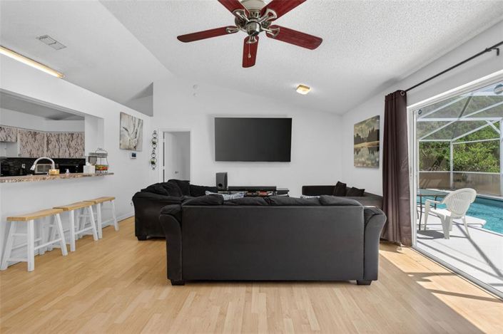Image No.8-3 Bed House for sale