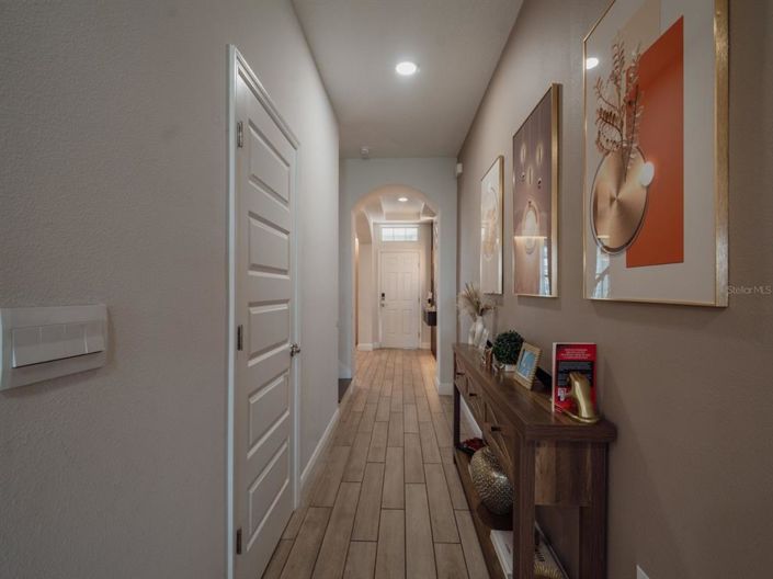 Image No.30-5 Bed House for sale