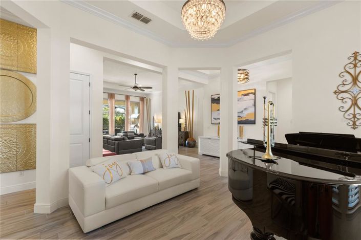 Image No.44-4 Bed House for sale