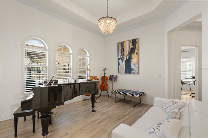 Image No.45-4 Bed House for sale