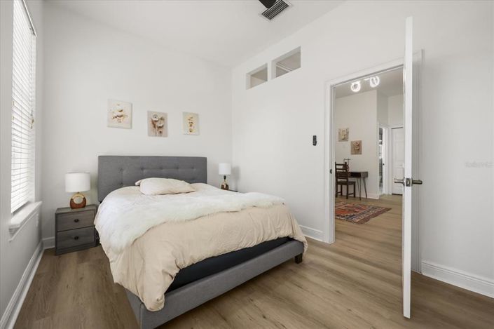 Image No.31-6 Bed Townhouse for sale