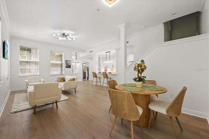 Image No.7-6 Bed Townhouse for sale
