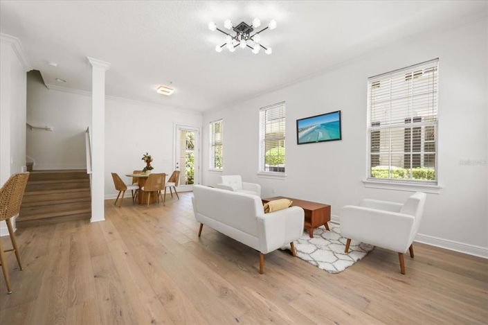 Image No.9-6 Bed Townhouse for sale