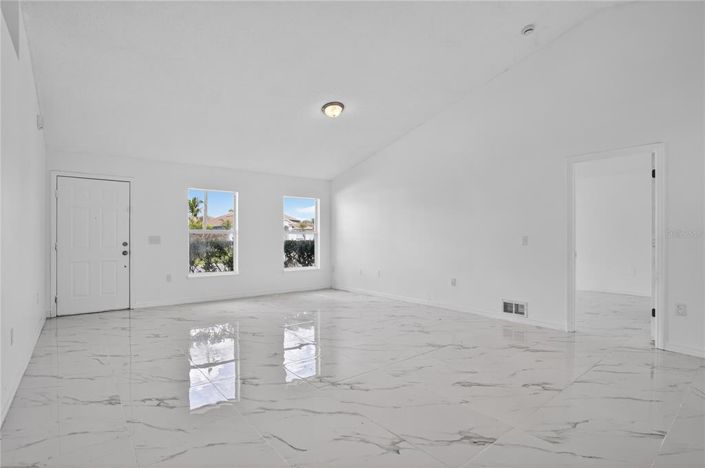 Image No.14-4 Bed House for sale