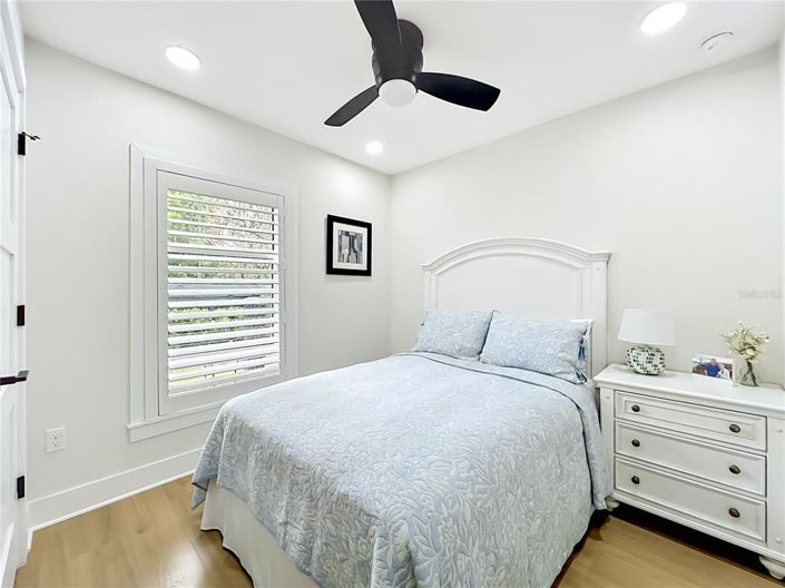 Image No.30-5 Bed House for sale