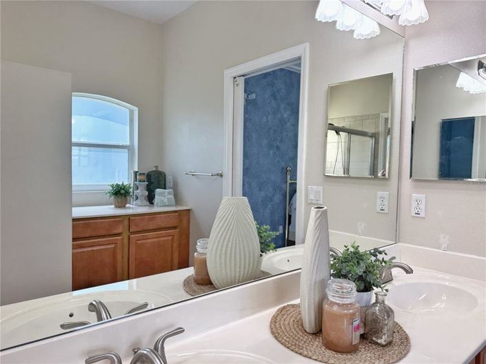 Image No.21-3 Bed House for sale