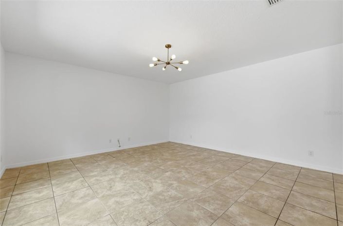 Image No.15-4 Bed House for sale