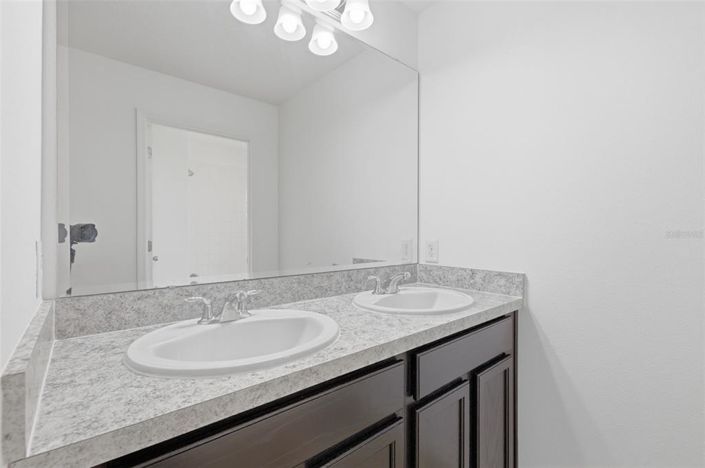 Image No.26-4 Bed House for sale