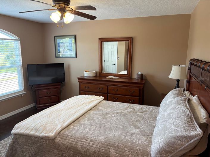 Image No.22-4 Bed House for sale