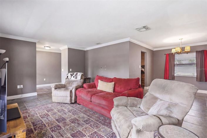 Image No.15-3 Bed House for sale