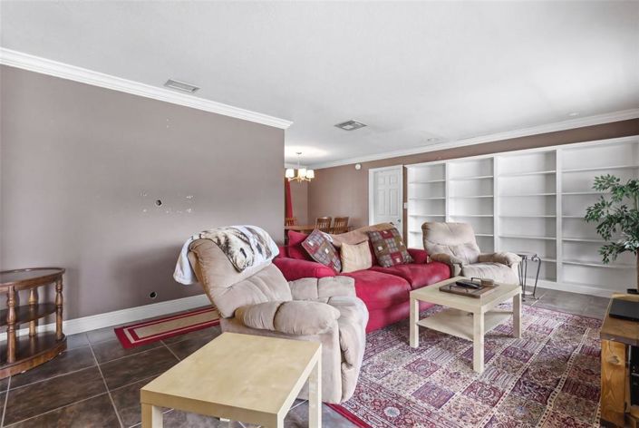 Image No.17-3 Bed House for sale