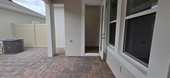 Image No.25-3 Bed Townhouse for sale