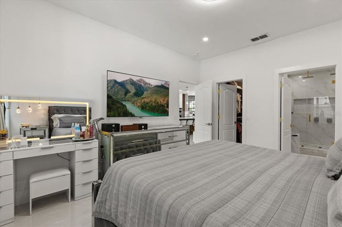 Image No.21-4 Bed House for sale