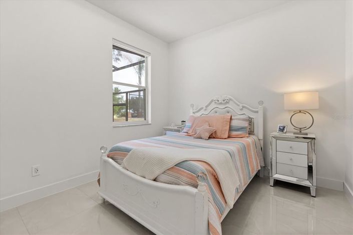 Image No.28-4 Bed House for sale