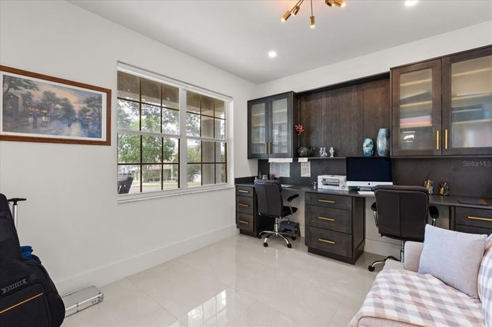 Image No.9-4 Bed House for sale