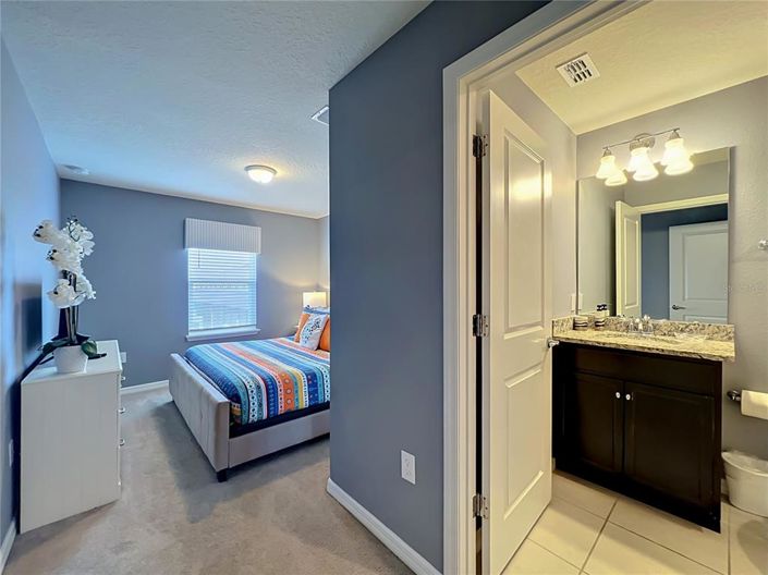 Image No.22-5 Bed Townhouse for sale