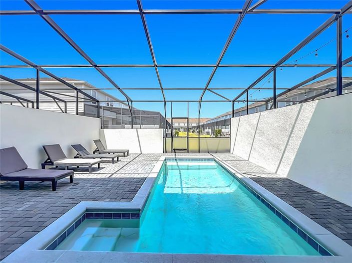 Image No.35-5 Bed Townhouse for sale