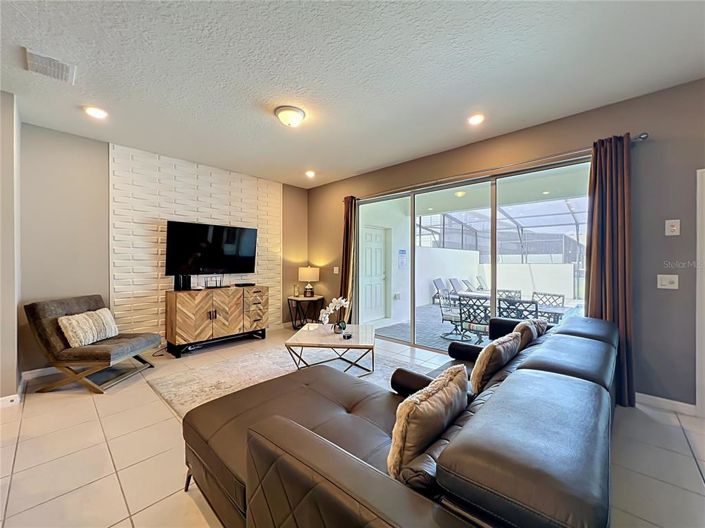 Image No.7-5 Bed Townhouse for sale