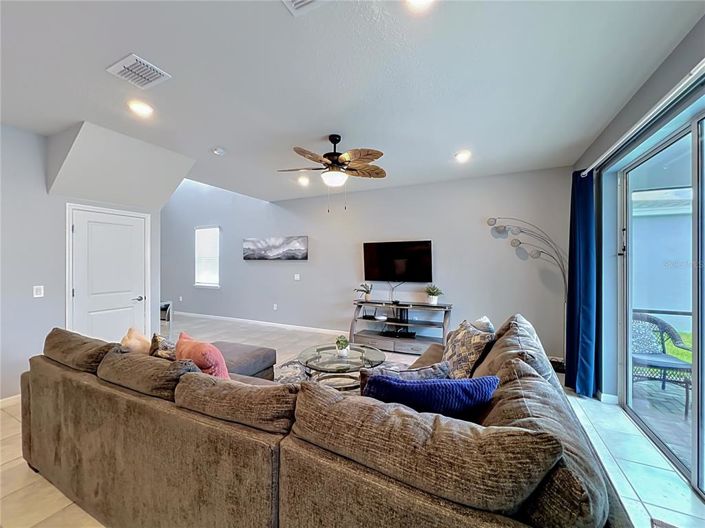 Image No.7-5 Bed House for sale