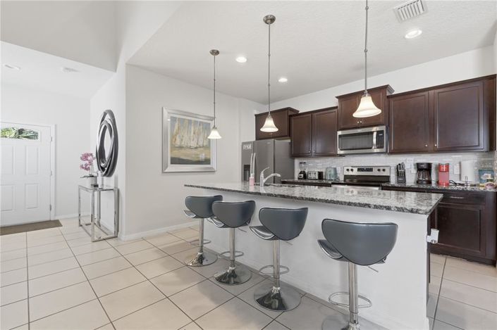 Image No.8-7 Bed House for sale
