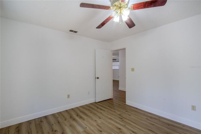 Image No.14-4 Bed House for sale