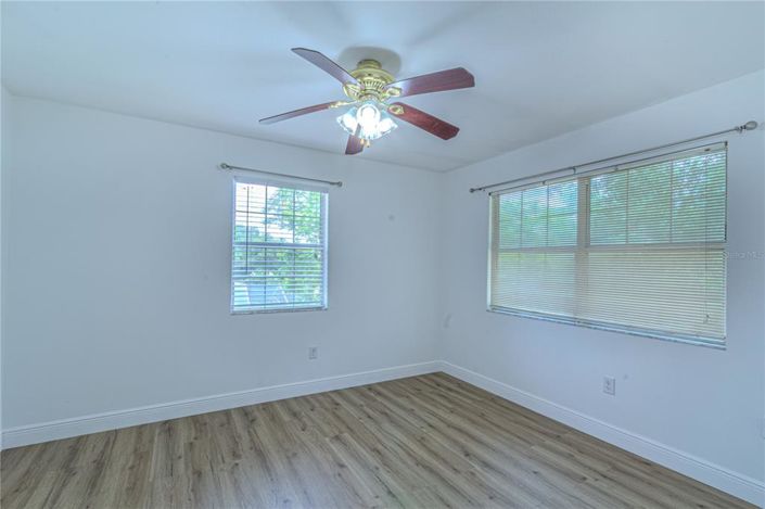 Image No.18-4 Bed House for sale