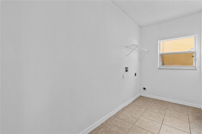 Image No.23-4 Bed House for sale