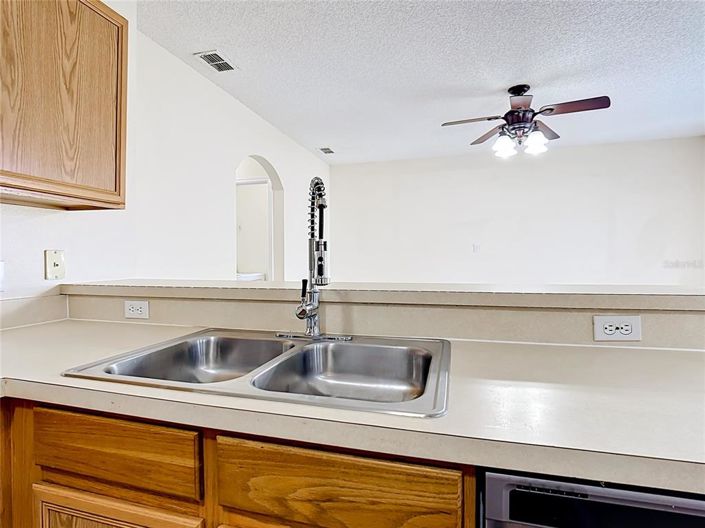 Image No.16-4 Bed House for sale