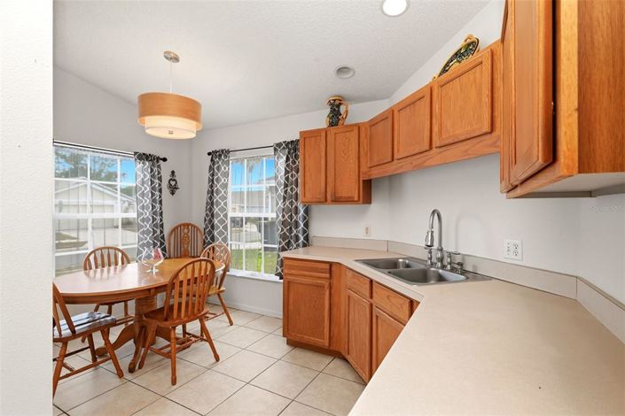 Image No.11-3 Bed House for sale