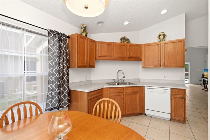 Image No.17-3 Bed House for sale
