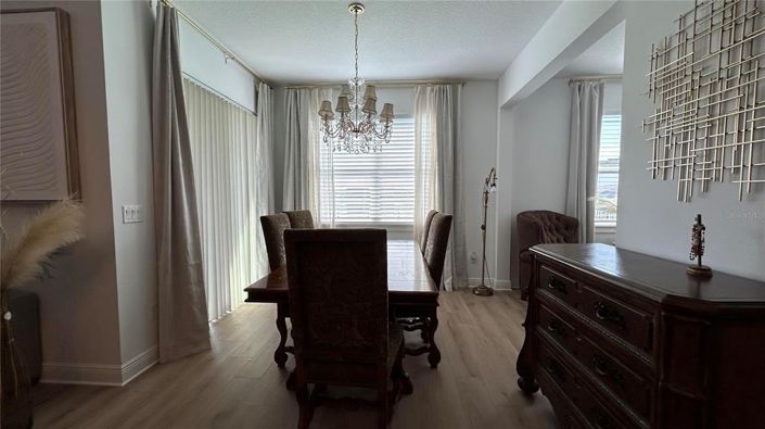 Image No.7-5 Bed House for sale