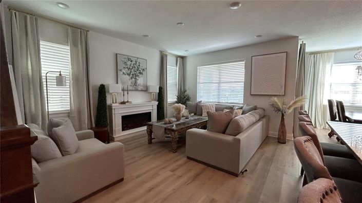 Image No.8-5 Bed House for sale