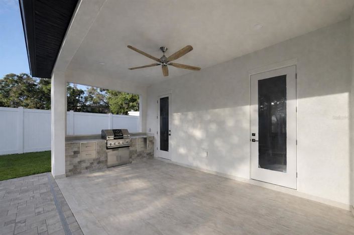 Image No.12-4 Bed House for sale