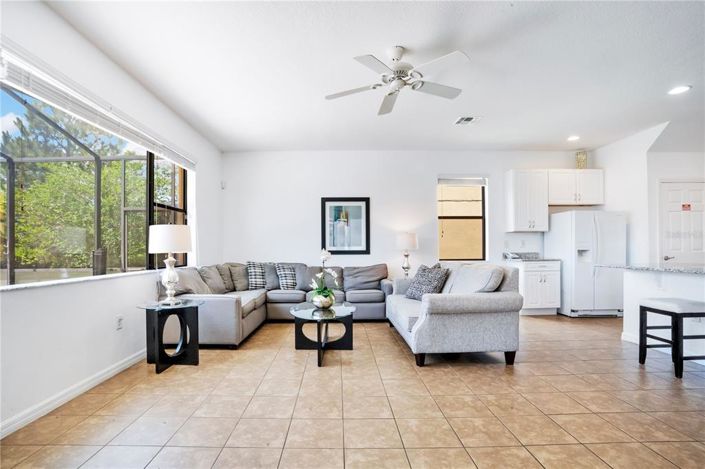 Image No.6-5 Bed House for sale