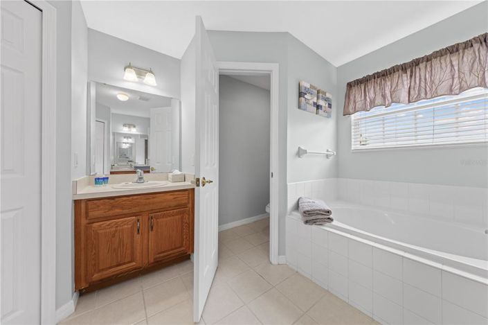Image No.36-5 Bed House for sale