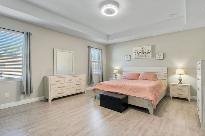 Image No.18-4 Bed House for sale