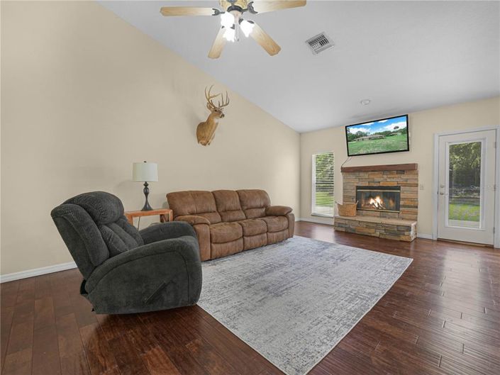 Image No.3-3 Bed House for sale