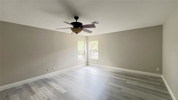 Image No.23-6 Bed House for sale