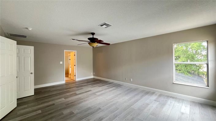 Image No.24-6 Bed House for sale