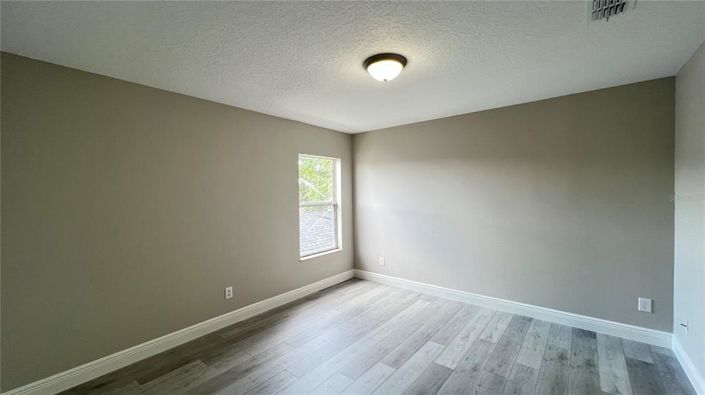 Image No.37-6 Bed House for sale