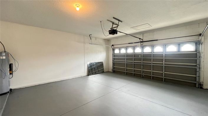 Image No.40-6 Bed House for sale