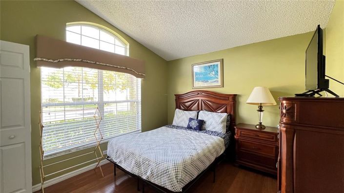 Image No.10-5 Bed House for sale
