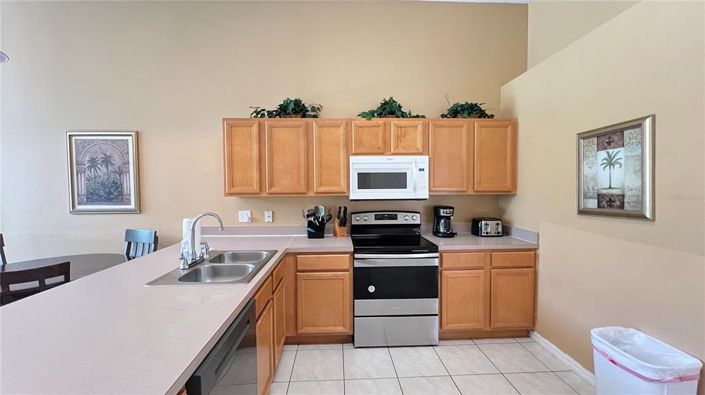 Image No.18-5 Bed House for sale