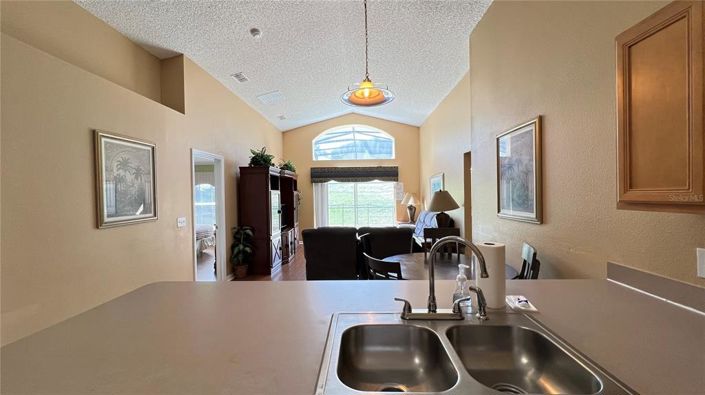 Image No.19-5 Bed House for sale