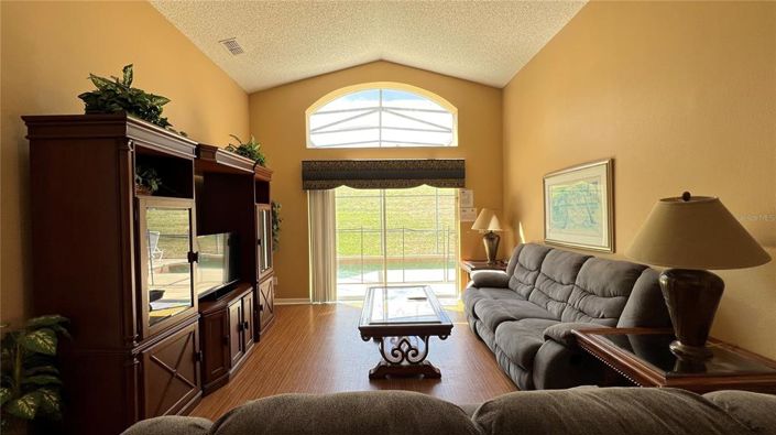 Image No.22-5 Bed House for sale