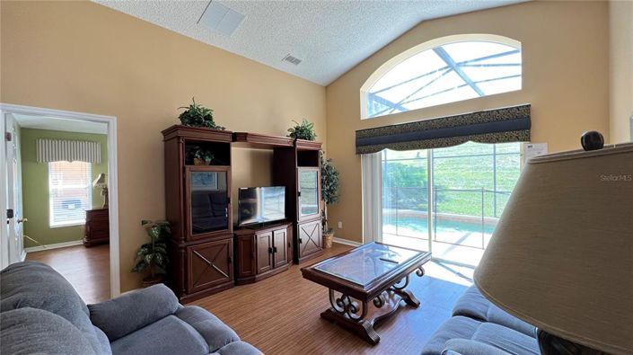 Image No.23-5 Bed House for sale