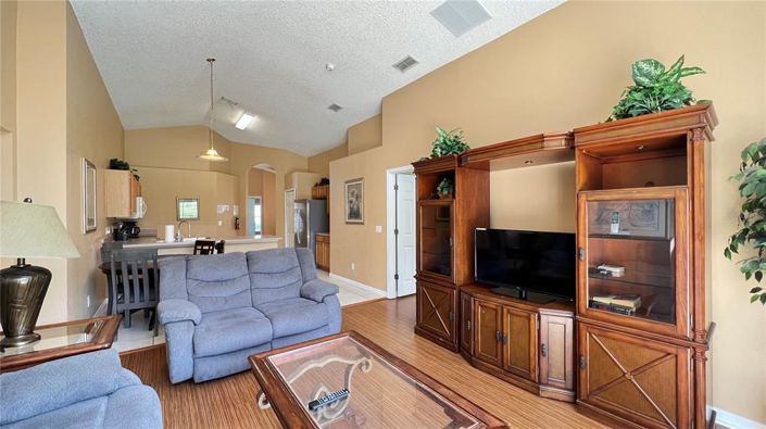 Image No.24-5 Bed House for sale